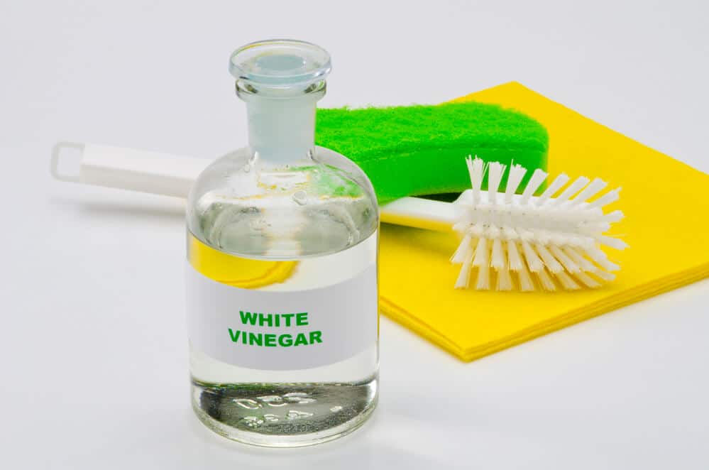 vinegar-solution-and-other-cleaning-tools